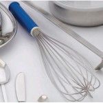 Whisk with blue nylon handle 35cm
